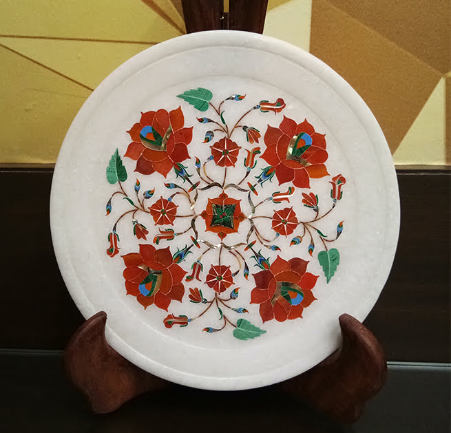 Marble Inlay Plate: A Masterpiece of Timeless Artistry close detail