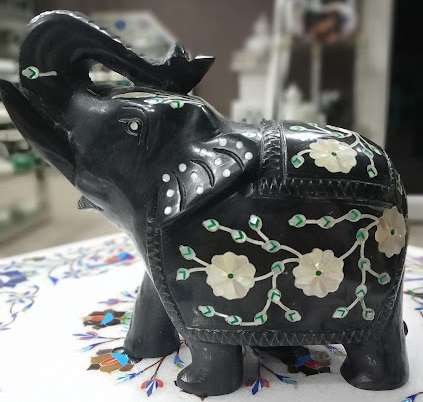 16 cm Black Marble Inlay Elephant with Mother of Pearl